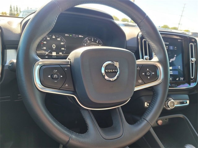 Used 2019 Volvo XC40 T5 Momentum image 24