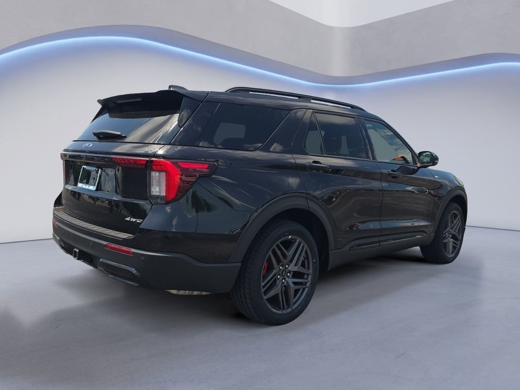 Used 2025 Ford Explorer ST-Line w/ ST-Line Street Pack AWD/4WD image 6