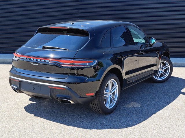 Used 2025 Porsche Macan AWD/4WD image 7
