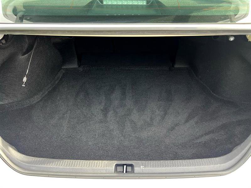 Used 2025 Toyota Camry SE image 40