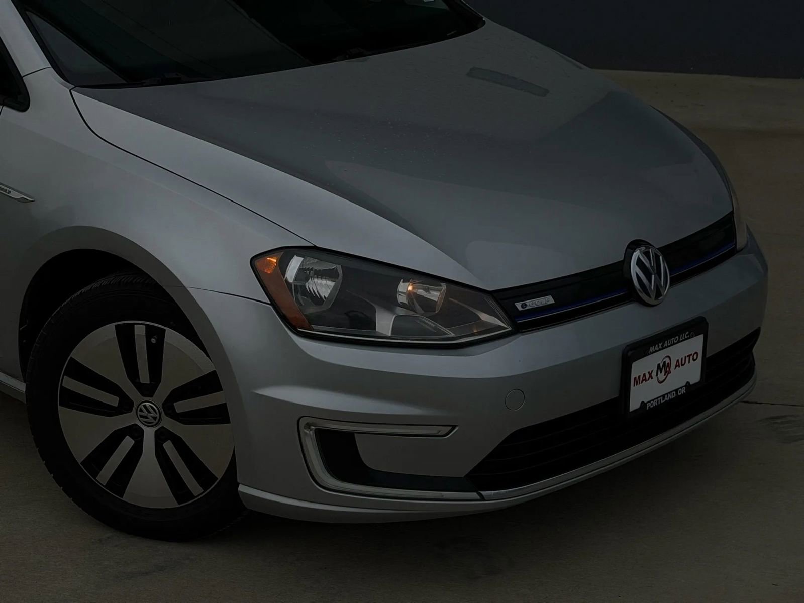 Used 2016 Volkswagen e-Golf SE image 33