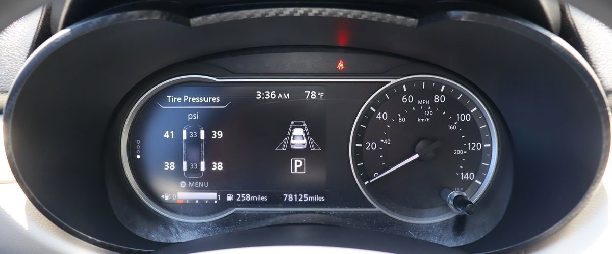 Used 2021 Nissan Versa SV FWD image 41