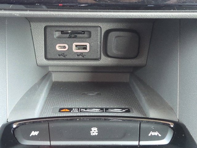 Used 2023 Chevrolet Bolt EUV Premier w/ Sun & Sound Package FWD image 30