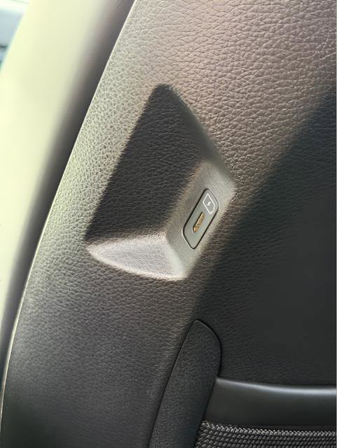 Used 2025 Kia Carnival image 45