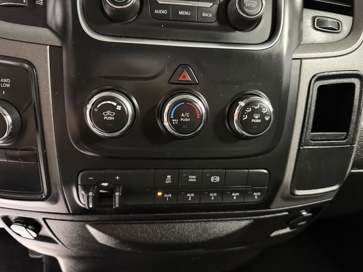 Used 2018 RAM 2500 Tradesman w/ Chrome Appearance Group AWD/4WD image 18