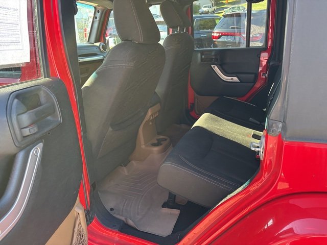 Used 2015 Jeep Wrangler Unlimited Sahara image 10