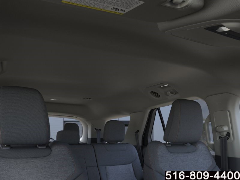 Used 2025 Ford Explorer Active AWD/4WD image 23
