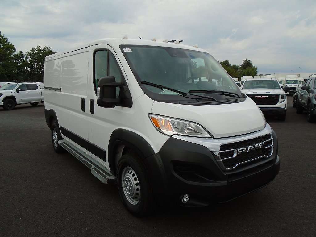 Used 2025 RAM ProMaster 2500 w/ U-Haul Equipment Group FWD image 2