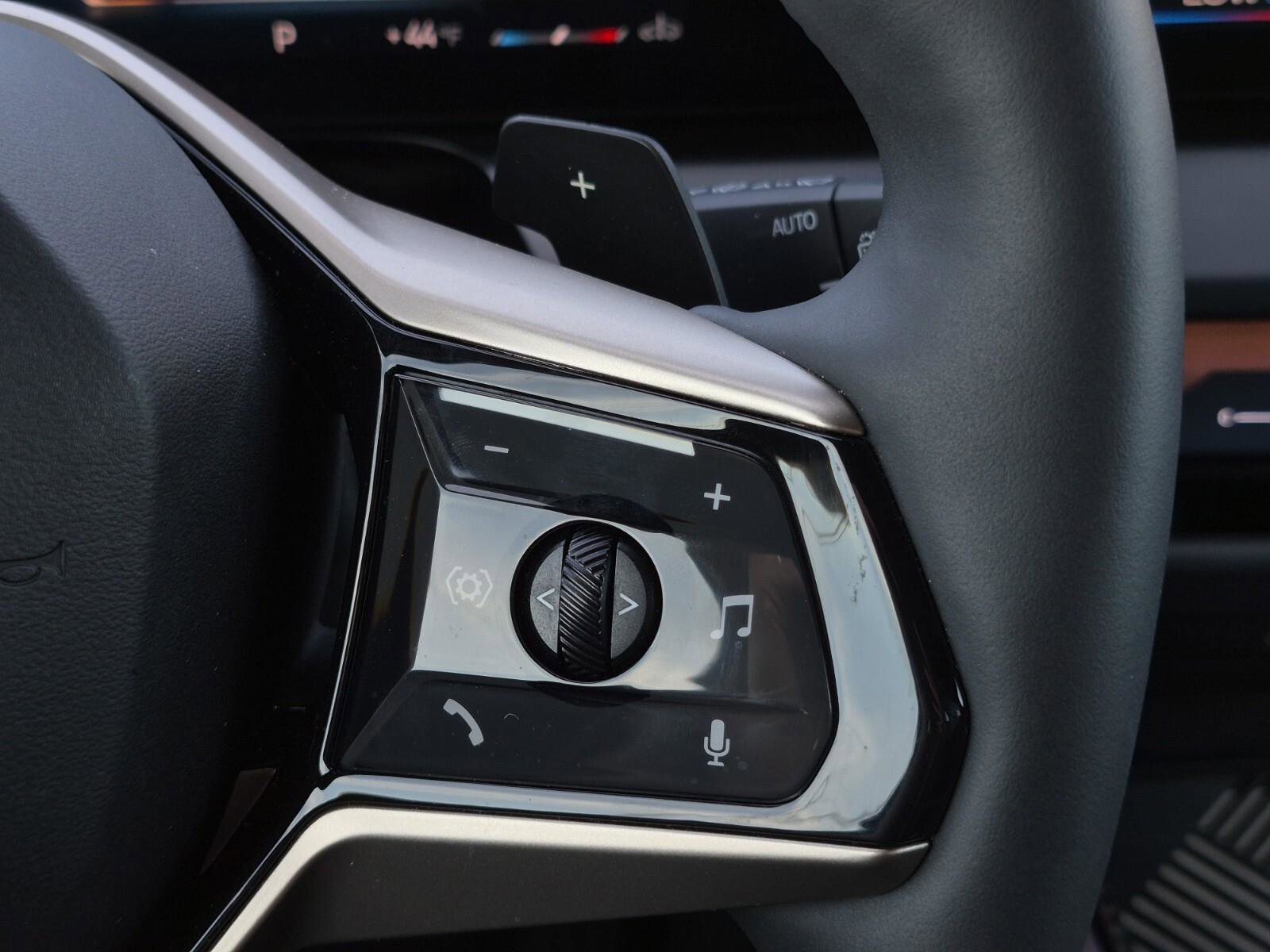 Certified 2025 BMW X3 xDrive30i w/ Premium Package image 16