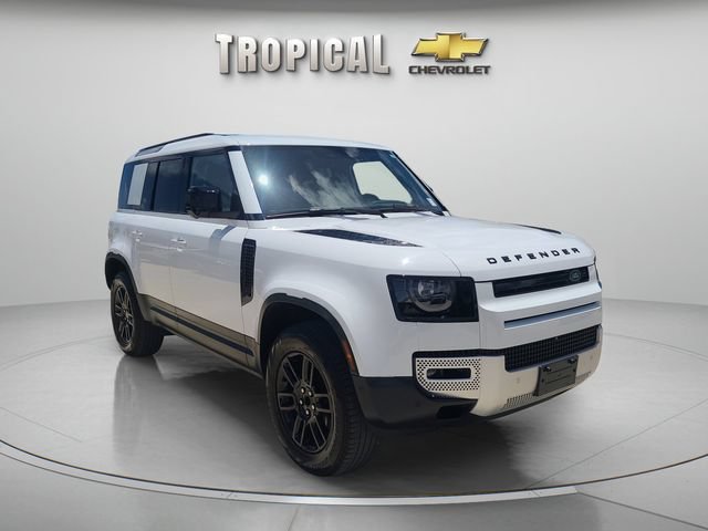 Used 2025 Land Rover Defender 110 S AWD/4WD image 4