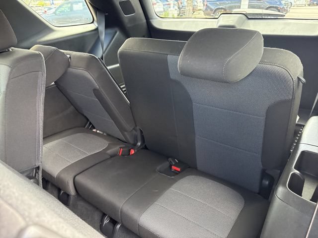 Used 2023 Chevrolet Traverse LT FWD image 15