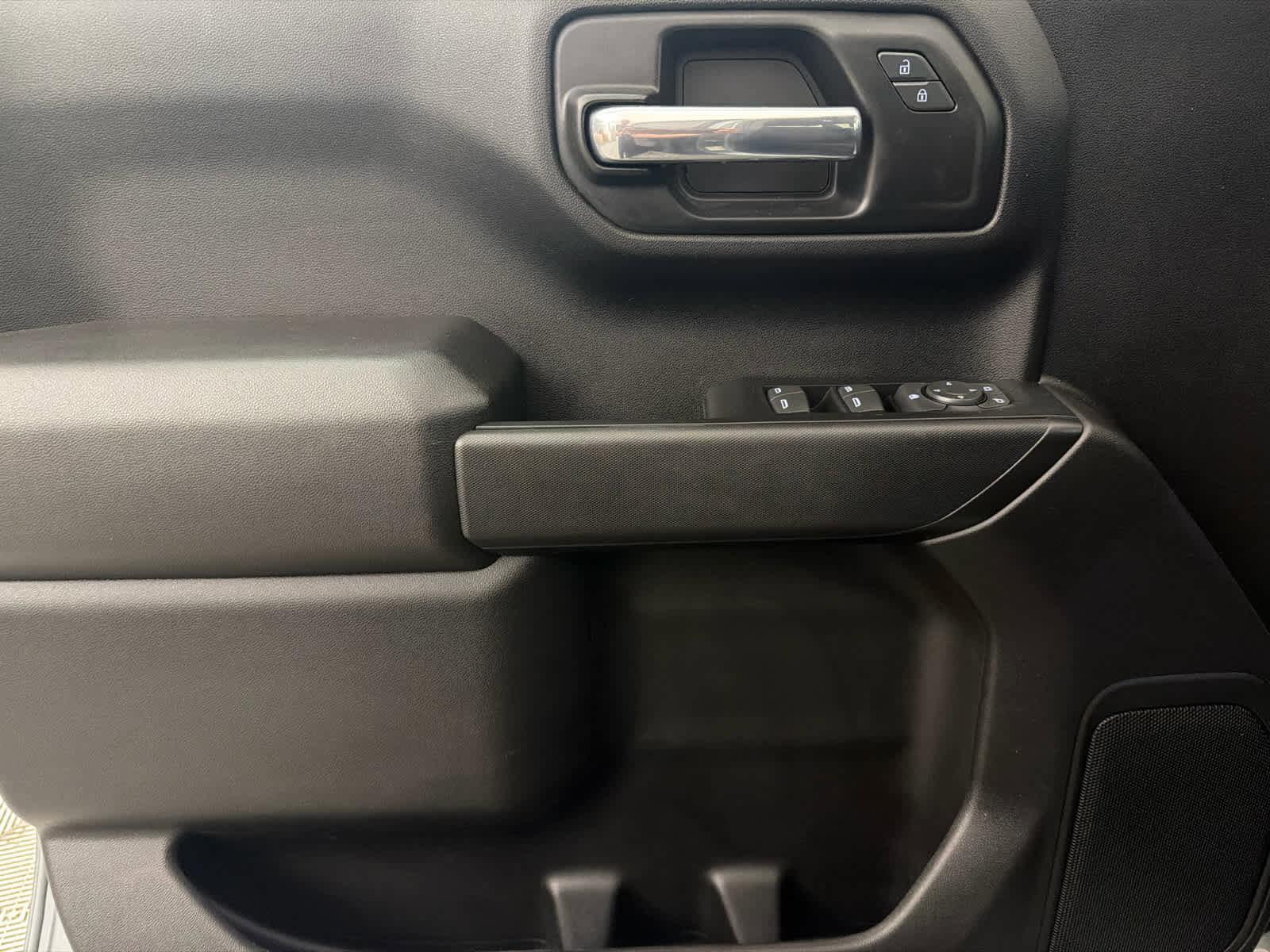 Used 2025 Chevrolet Silverado 1500 Custom image 22