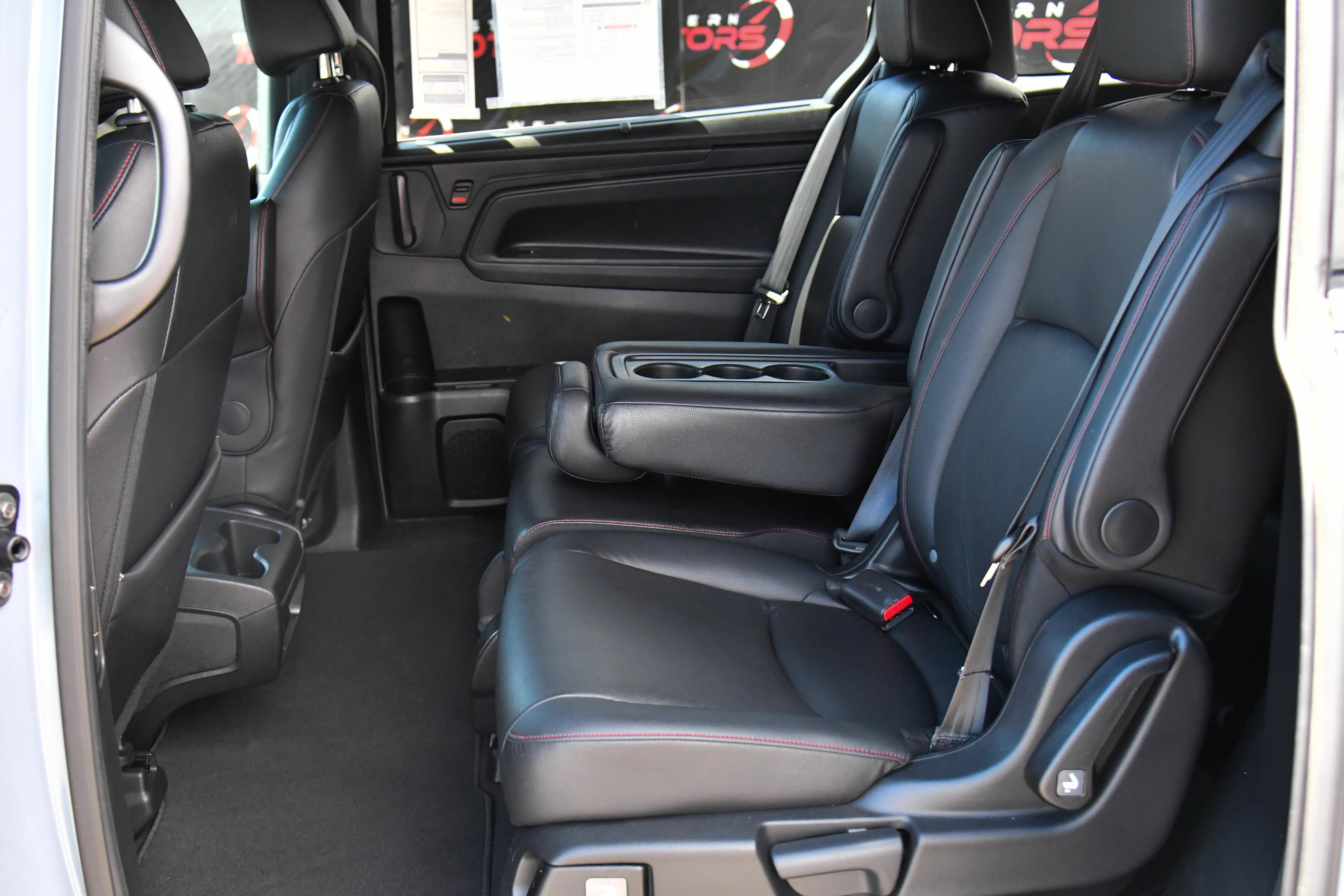 Used 2023 Honda Odyssey Sport image 40