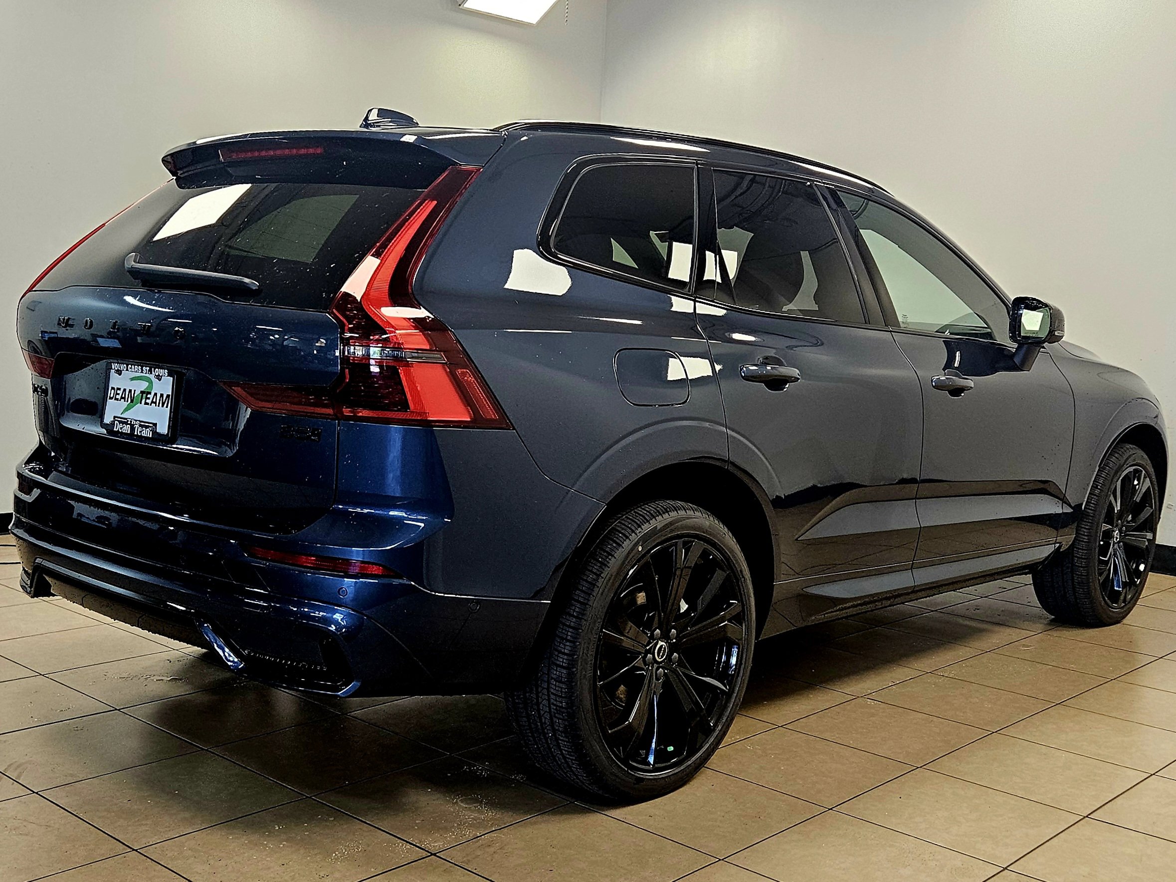 New 2026 Volvo XC60 B5 Ultra w/ Climate Package image 5