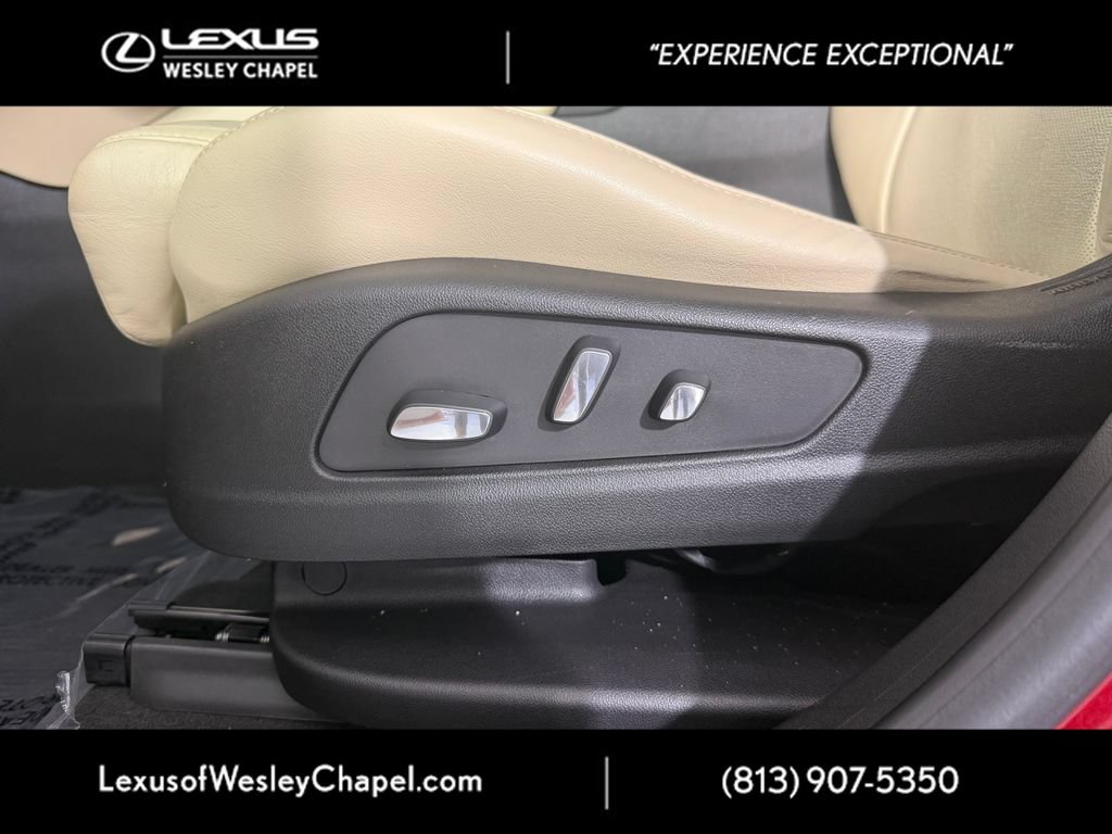 Used 2017 Cadillac XT5 Premium Luxury w/ Driver Assist Package FWD image 10