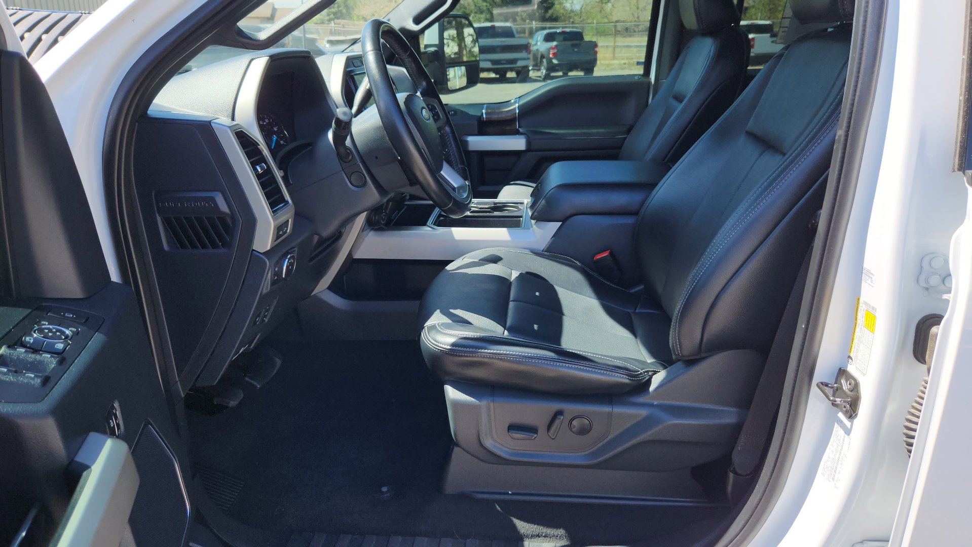 Used 2022 Ford F450 Lariat w/ Lariat Ultimate Package AWD/4WD image 23