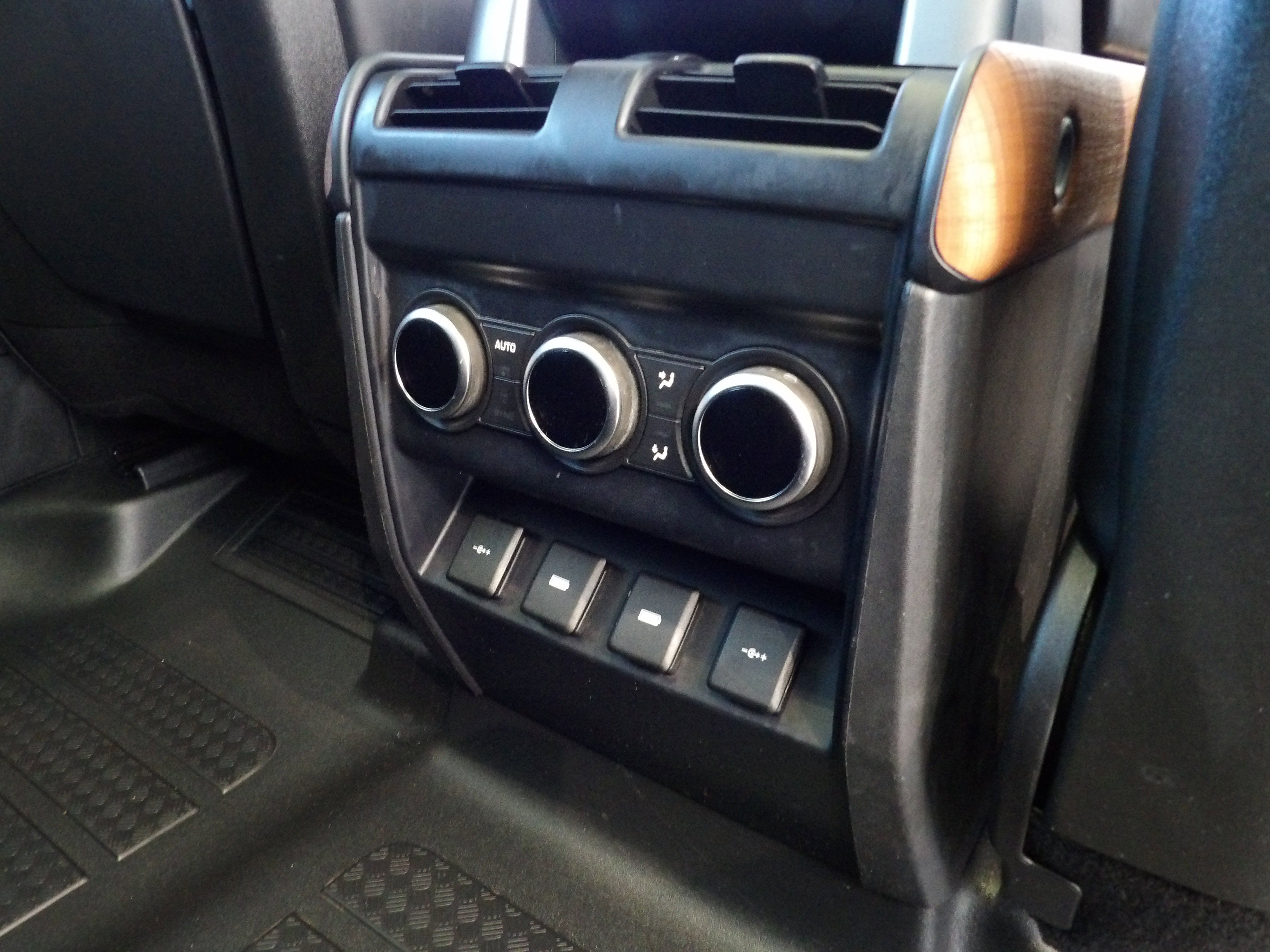 Used 2020 Land Rover Defender 110 HSE AWD/4WD image 27