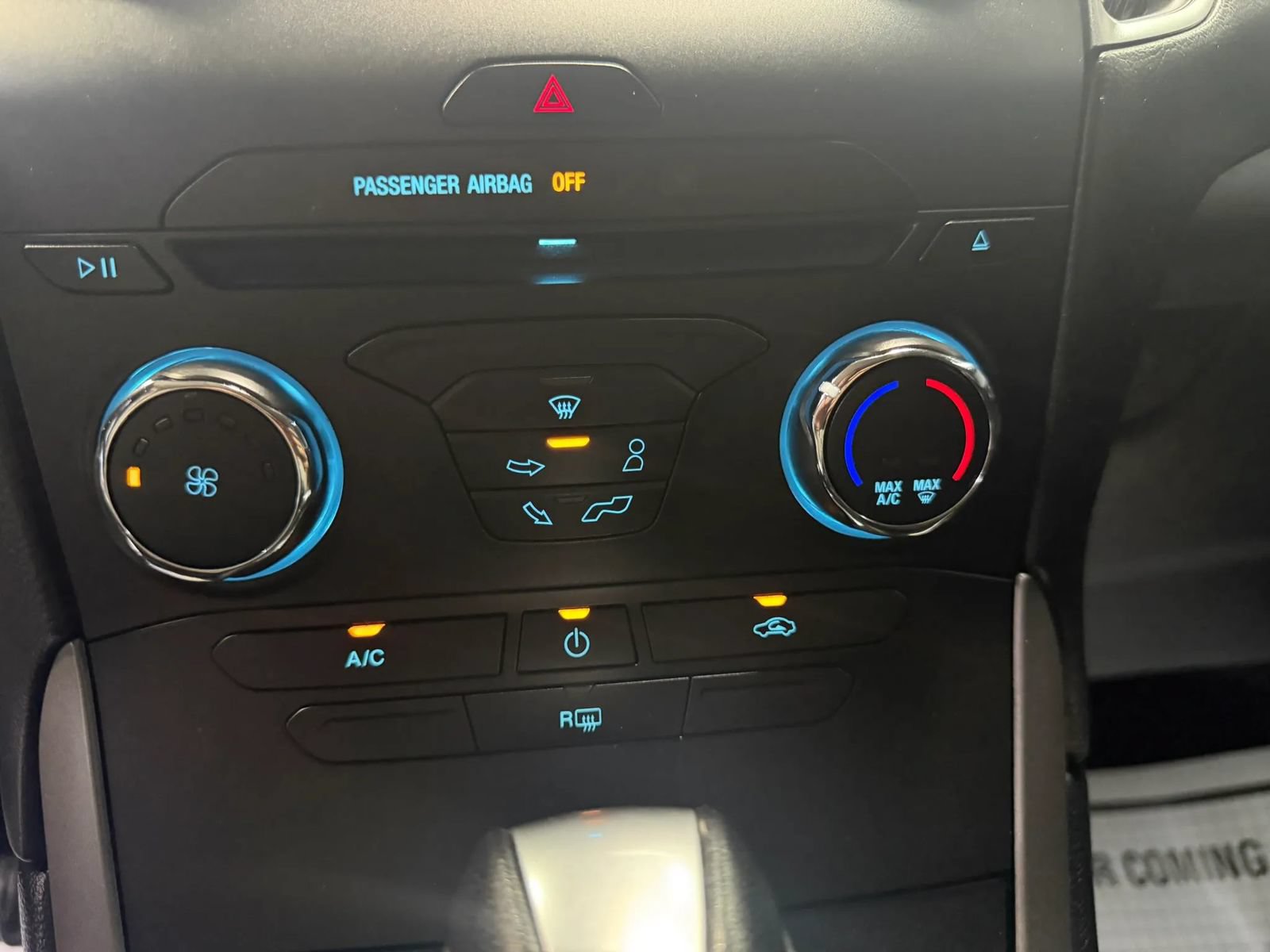 Used 2018 Ford Edge SE FWD image 40