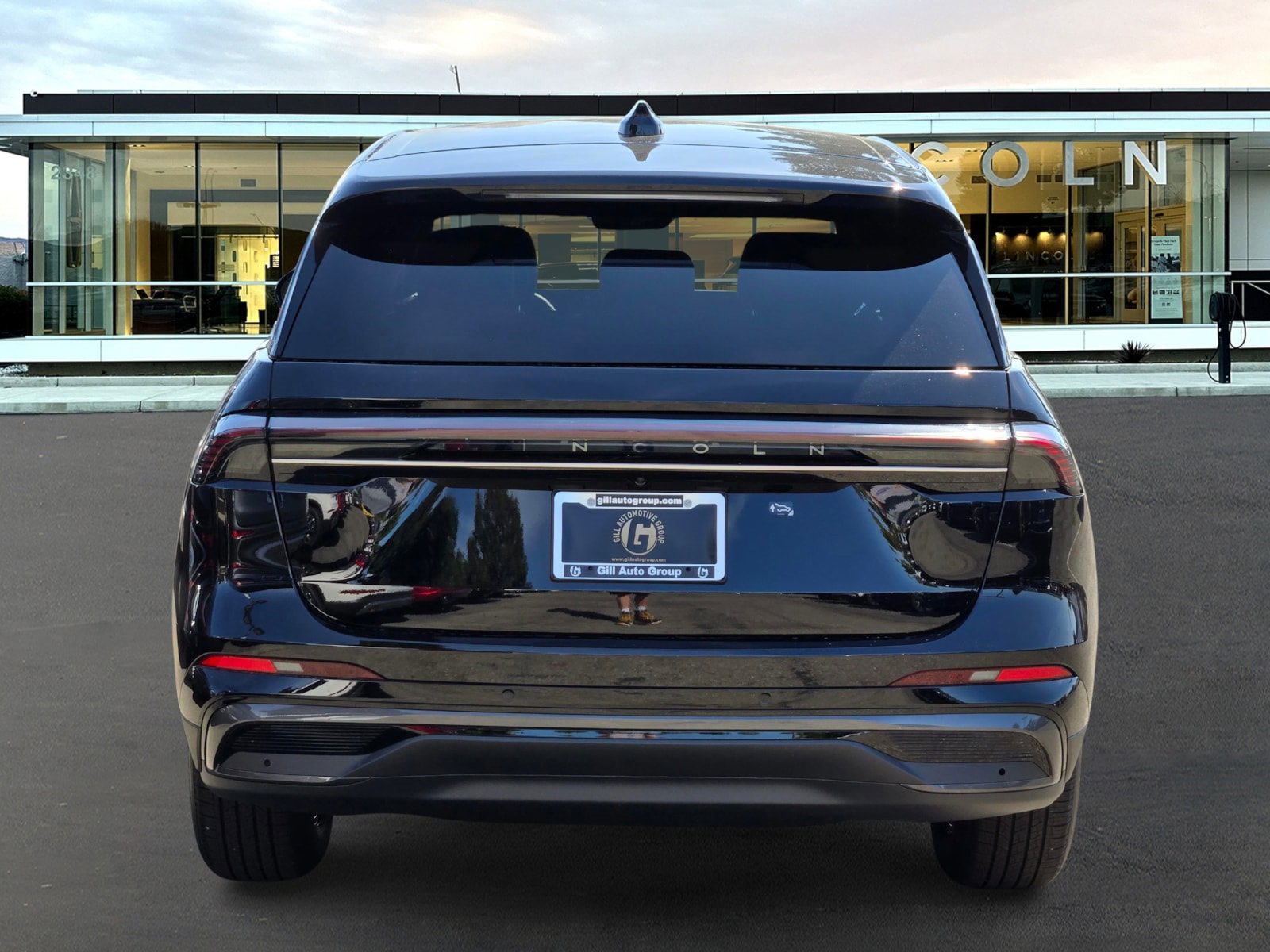 New 2025 Lincoln Nautilus Premier w/ Jet Appearance Package image 5