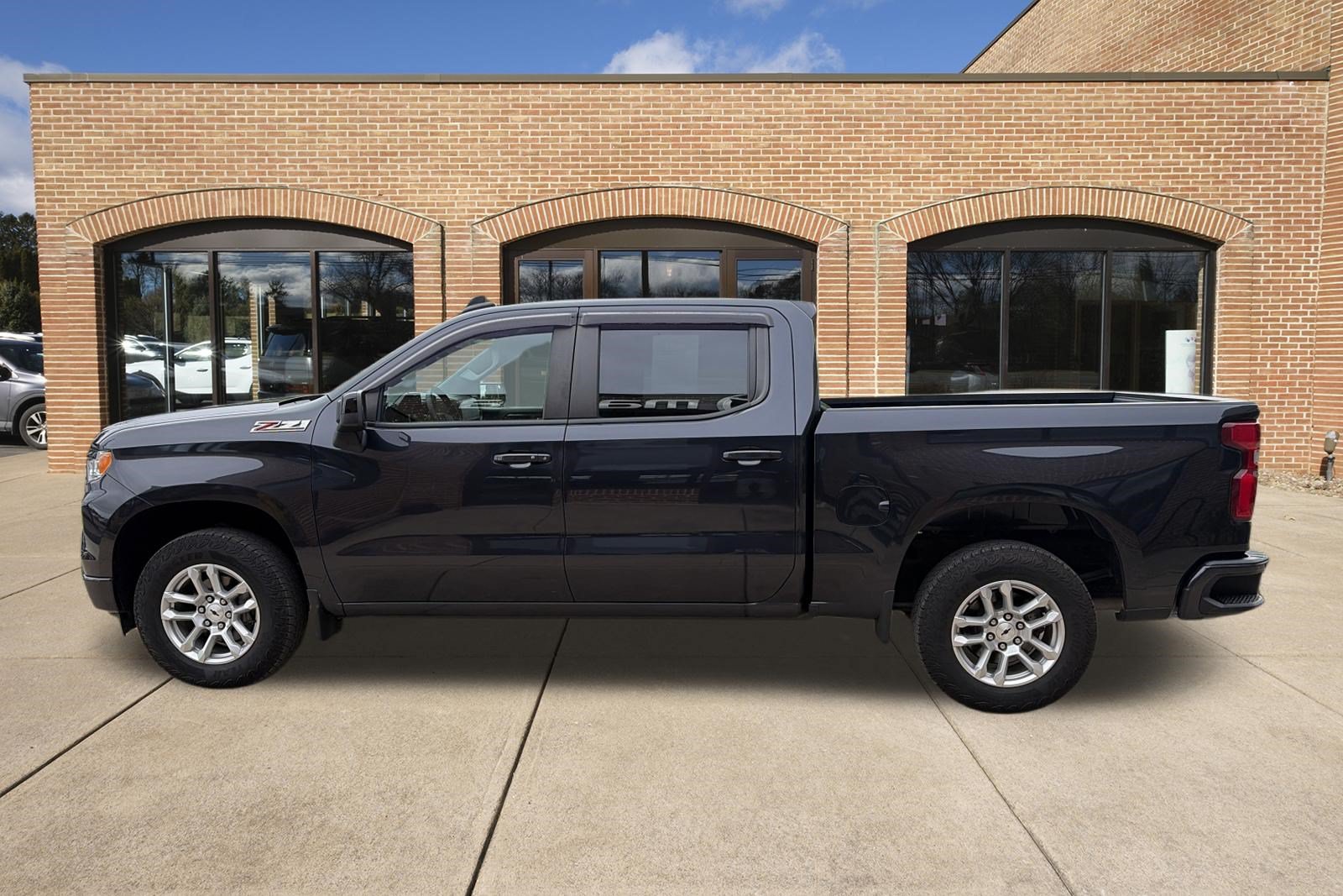 Used 2022 Chevrolet Silverado 1500 RST w/ Z71 Off-Road Package AWD/4WD image 7