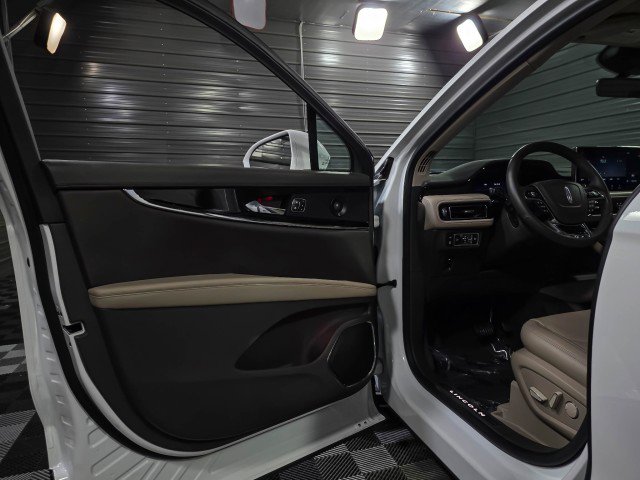 Used 2021 Lincoln Nautilus Reserve image 35