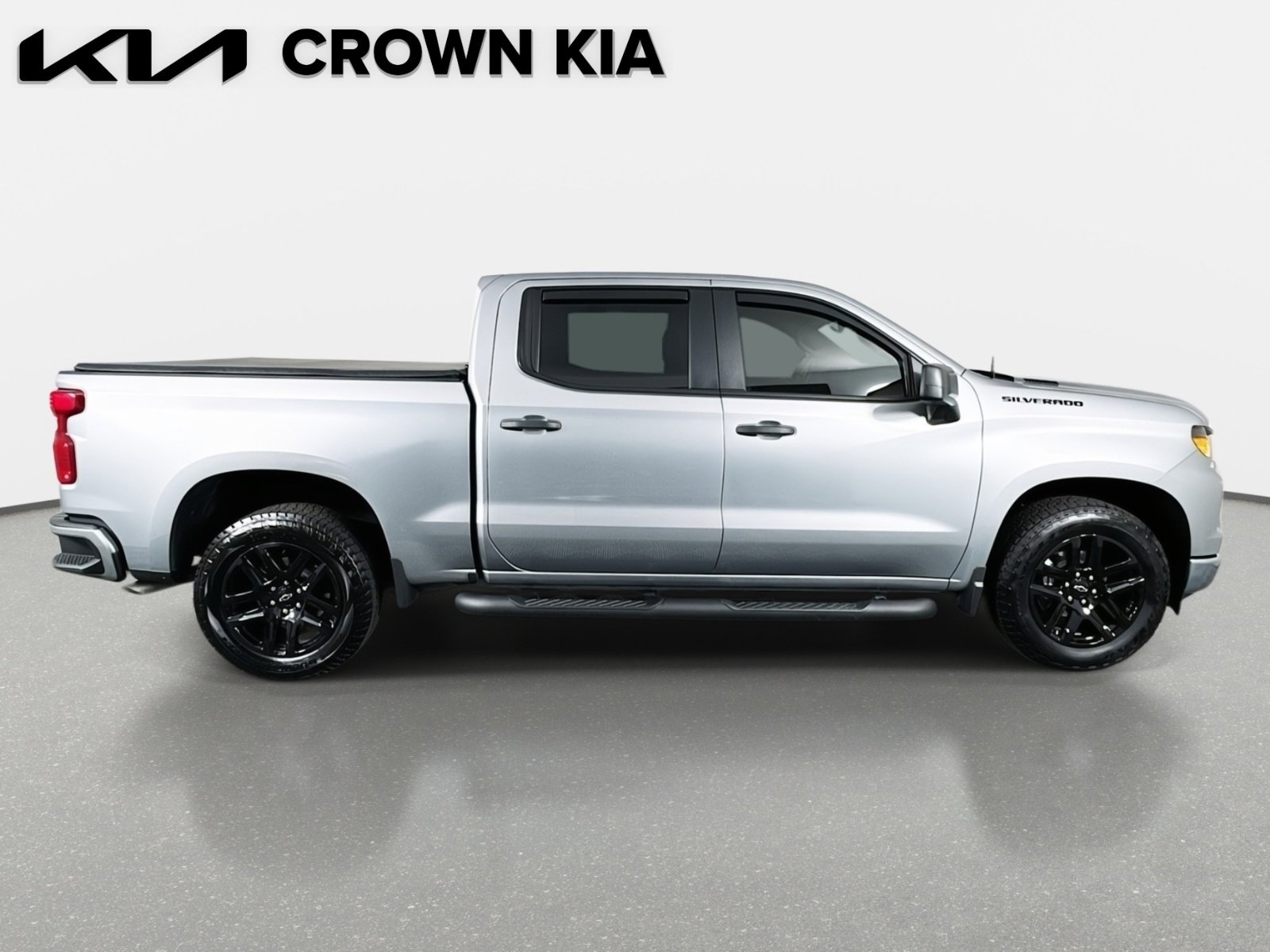 Used 2025 Chevrolet Silverado 1500 Custom w/ Turbomax Blackout Package image 5