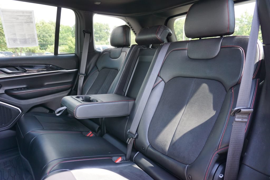 Used 2022 Jeep Grand Cherokee Trailhawk AWD/4WD image 14