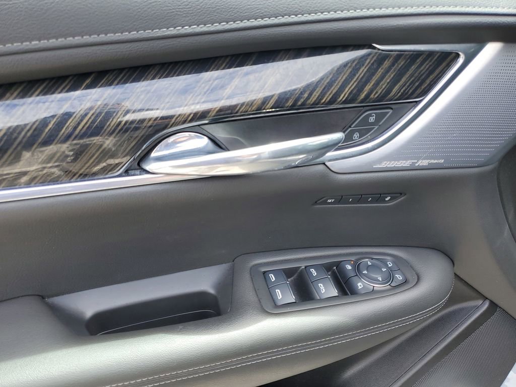 Used 2023 Cadillac XT6 Premium Luxury image 19