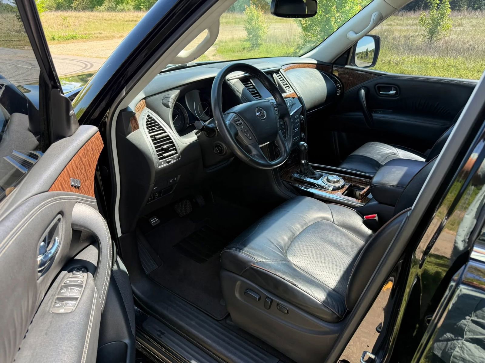 Used 2019 Nissan Armada SL w/ Premium Package AWD/4WD image 10