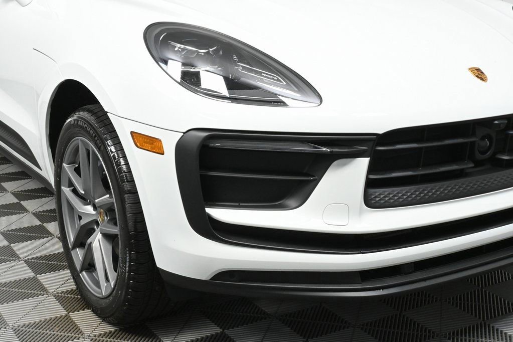 Certified 2025 Porsche Macan image 27
