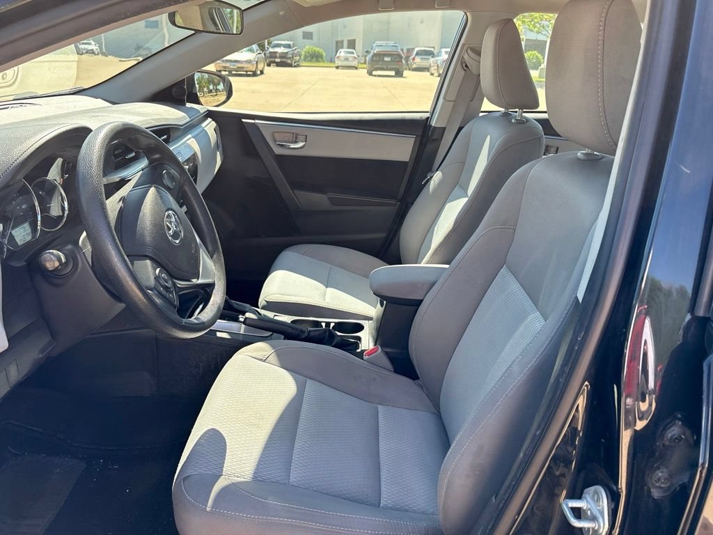 Used 2016 Toyota Corolla LE FWD image 11