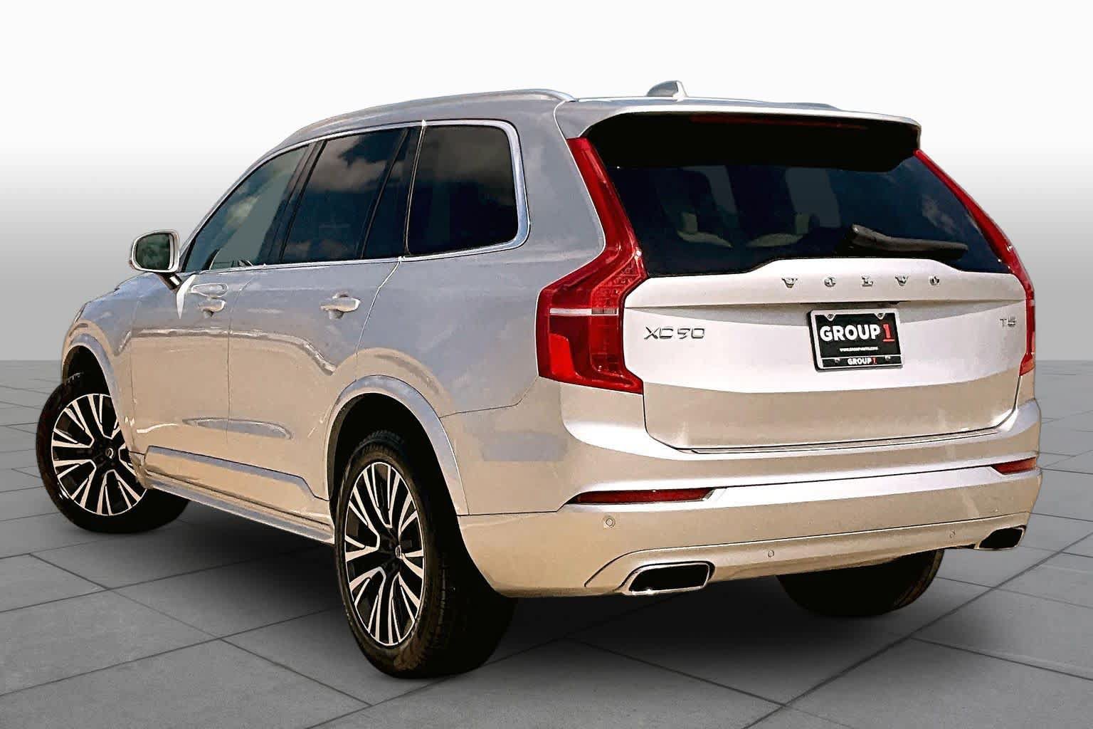 Used 2021 Volvo XC90 T5 Momentum w/ Protection Package Premier FWD image 12
