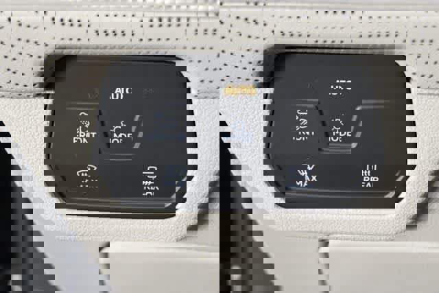 New 2025 Volkswagen Atlas SEL Premium R-Line image 24