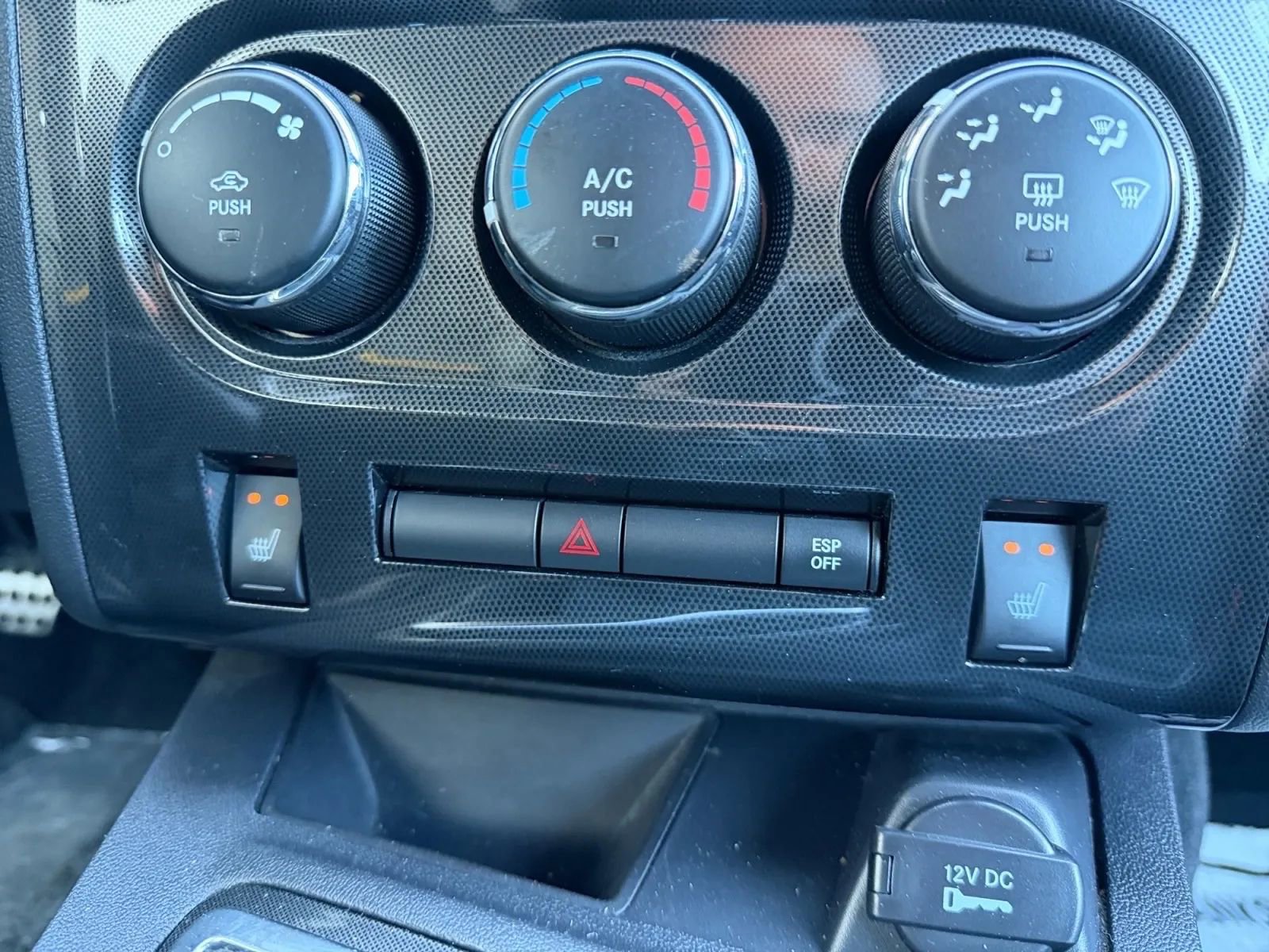 Used 2010 Dodge Challenger SRT8 w/ Special Edition Group image 17