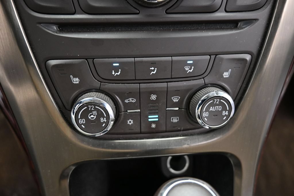 Used 2013 Buick Verano Leather FWD image 18