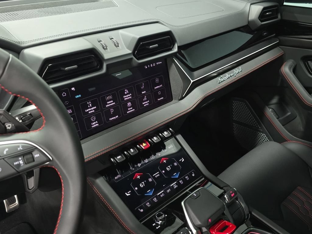 Used 2025 Lamborghini Urus SE AWD/4WD image 15