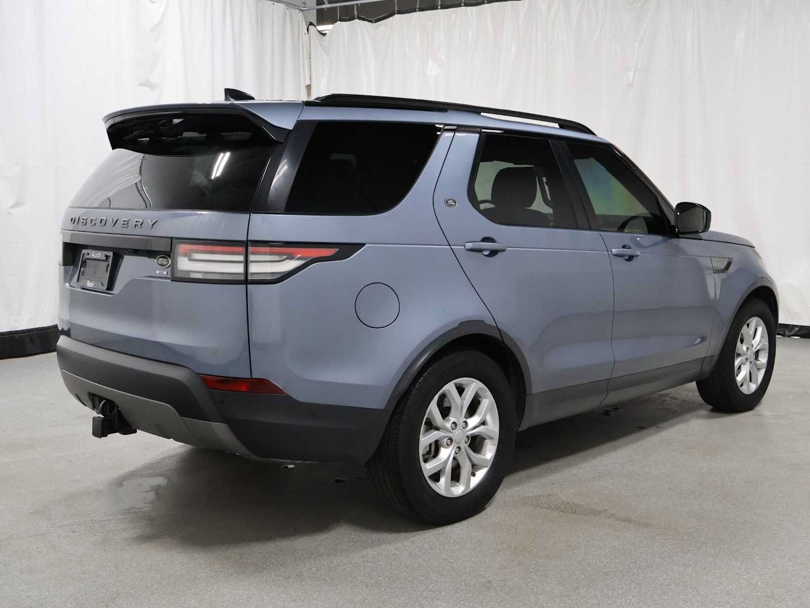 Used 2020 Land Rover Discovery SE AWD/4WD image 9