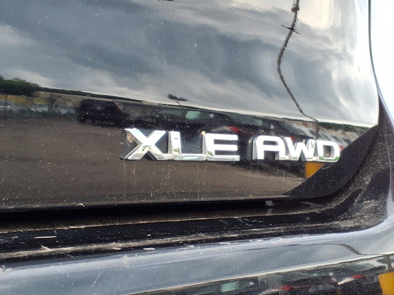 Used 2023 Toyota Highlander XLE AWD/4WD image 18