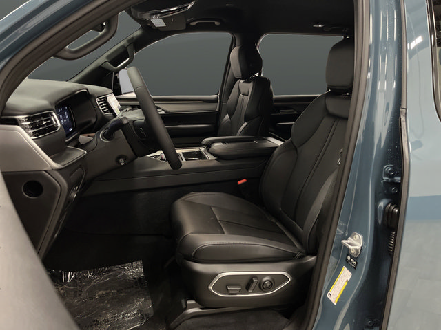 New 2026 Jeep Grand Wagoneer Limited AWD/4WD image 4