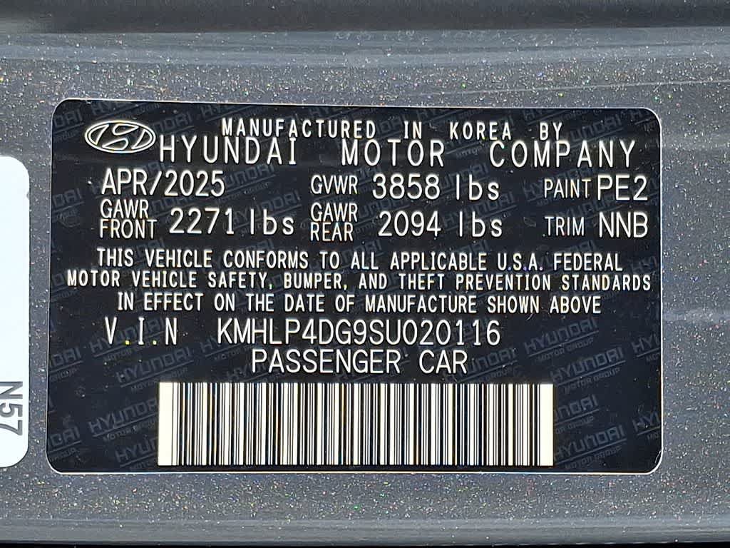 Used 2025 Hyundai Elantra Limited FWD image 29