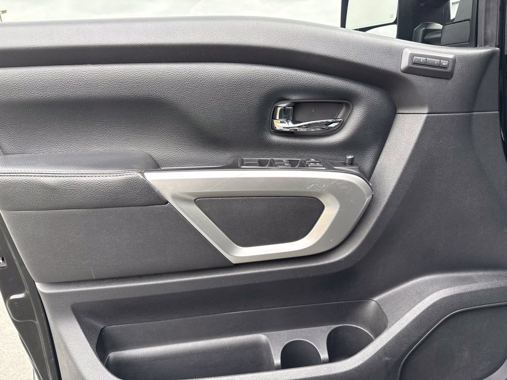 Used 2017 Nissan Titan SL AWD/4WD image 25
