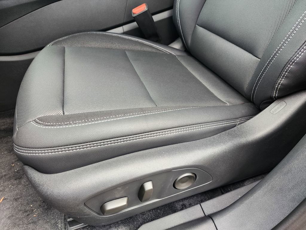 New 2025 Chevrolet Blazer EV LT image 12