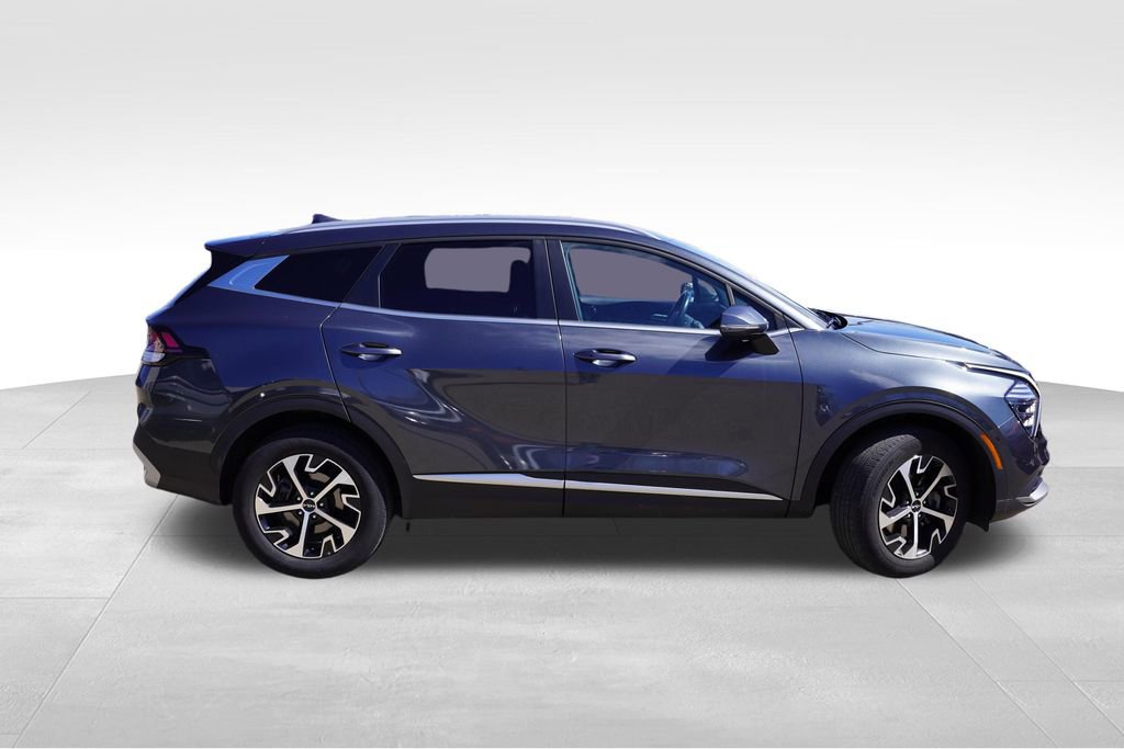 Certified 2024 Kia Sportage EX image 2