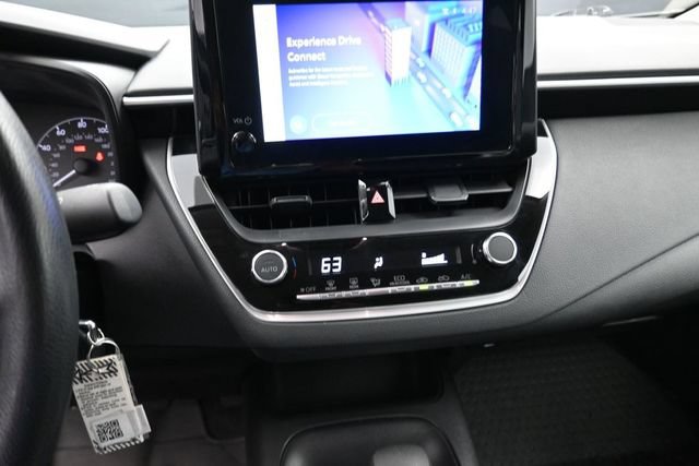 Used 2025 Toyota Corolla LE FWD image 12