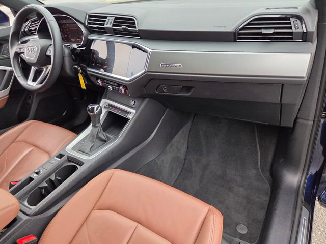 Used 2025 Audi Q3 2.0T Premium image 18