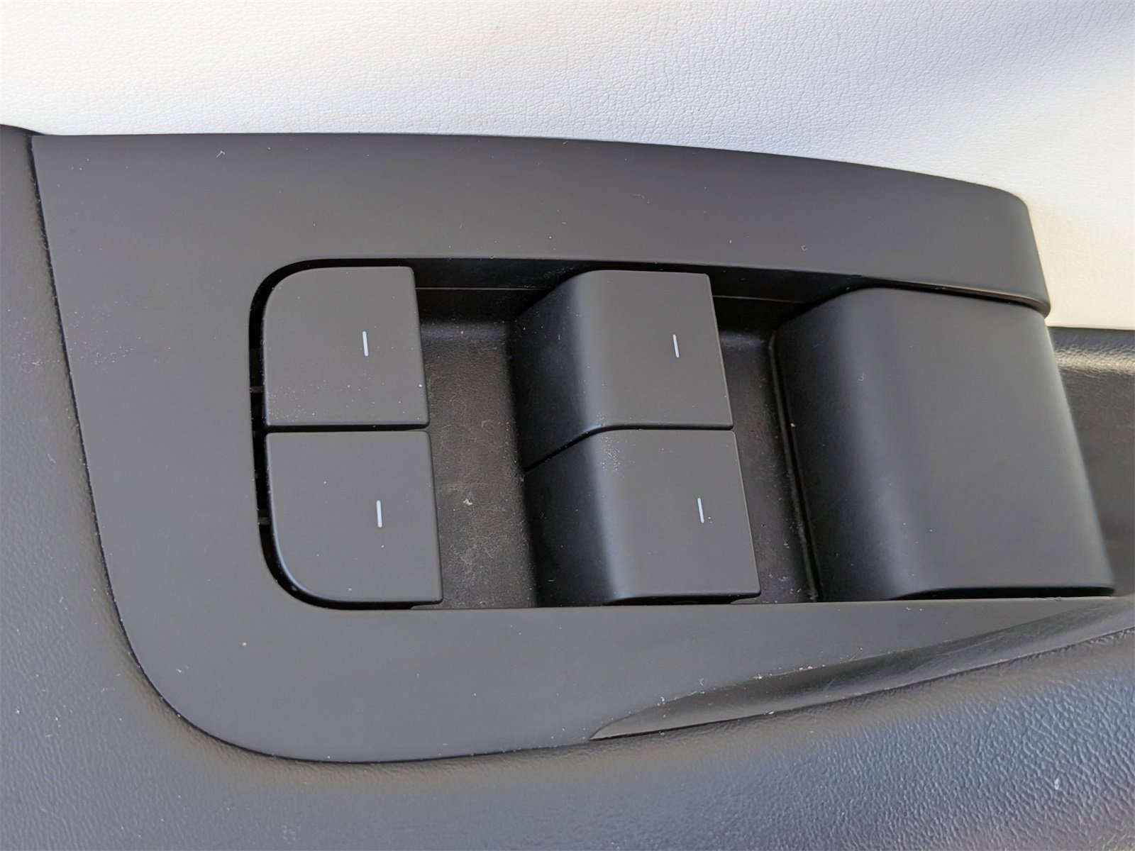 Used 2022 Tesla Model Y Performance image 14