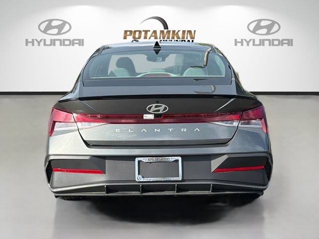 Certified 2026 Hyundai Elantra Sport FWD image 6