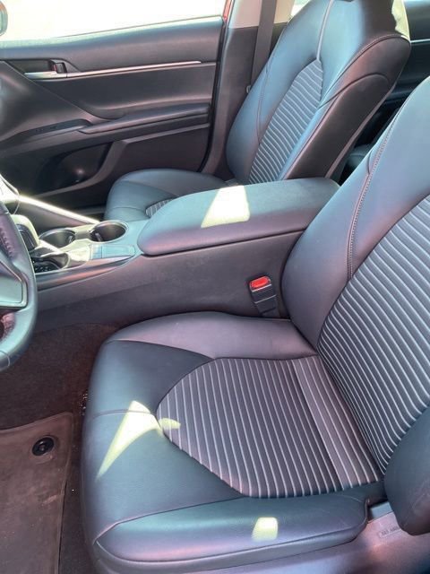 Used 2022 Toyota Camry SE image 12