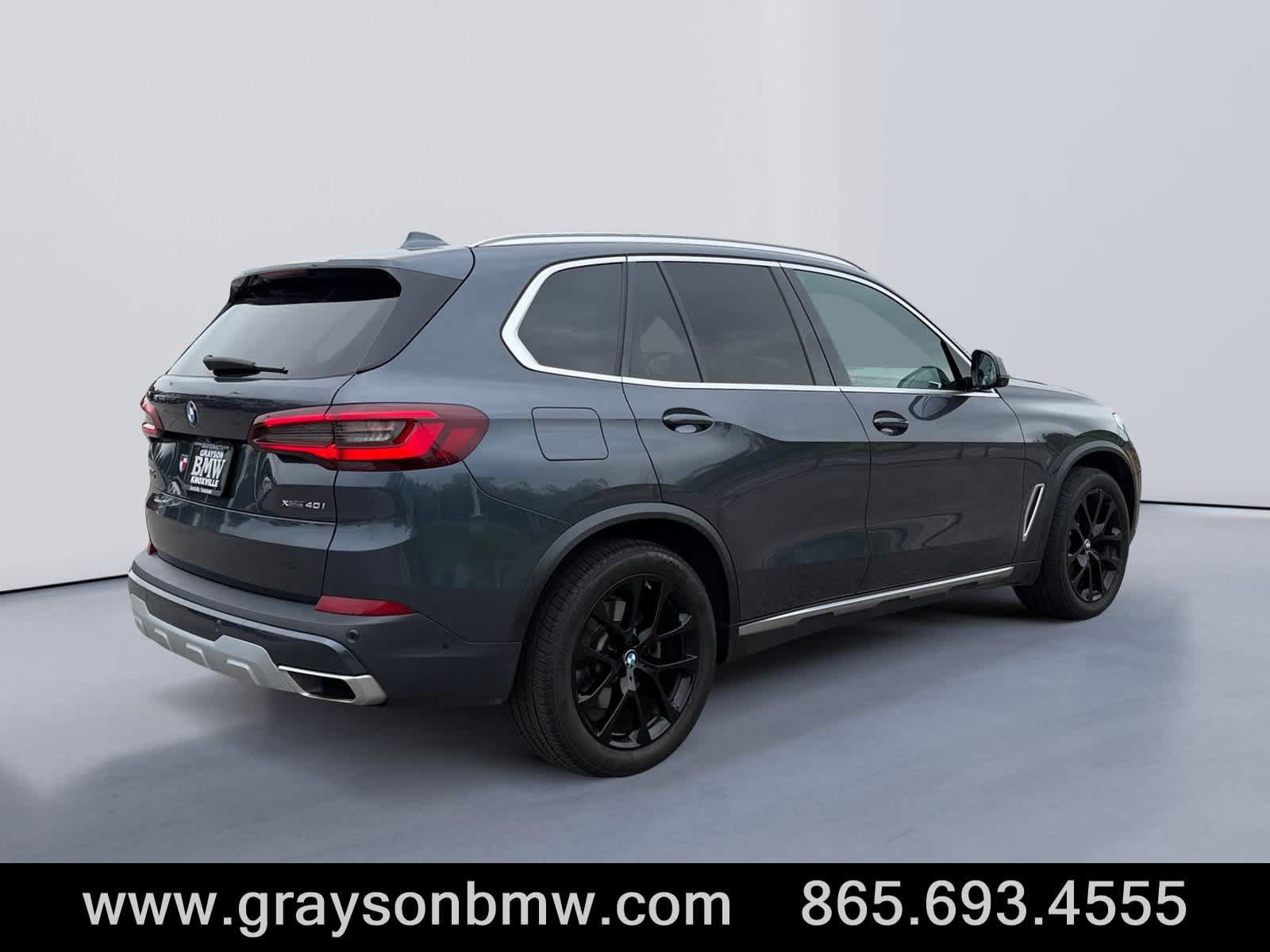 Used 2021 BMW X5 xDrive40i w/ Premium Package 2 AWD/4WD image 3