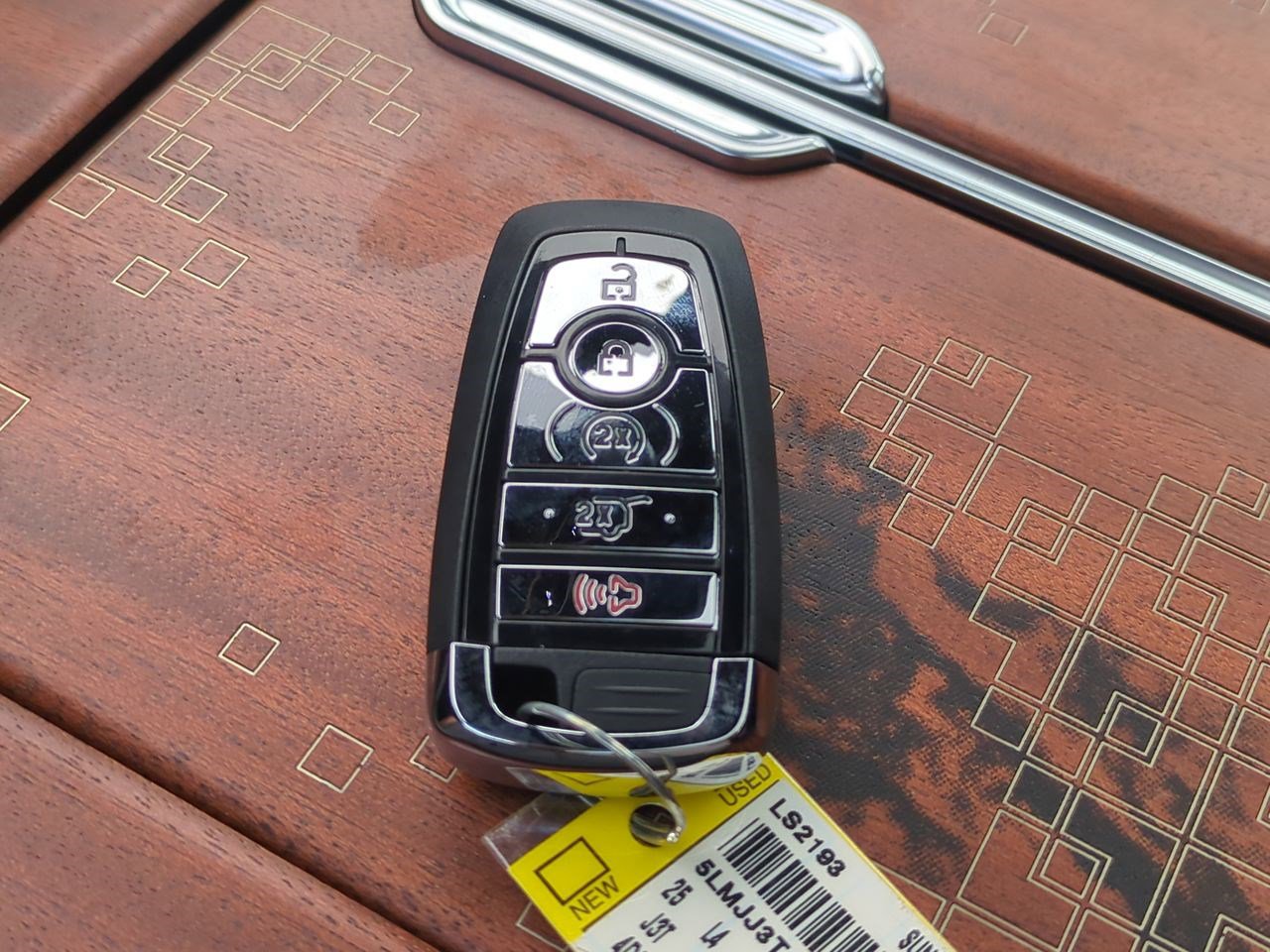 New 2025 Lincoln Navigator L Black Label image 30